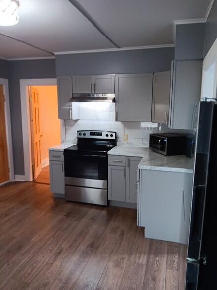 Building Photo - 162 Prospect Ave