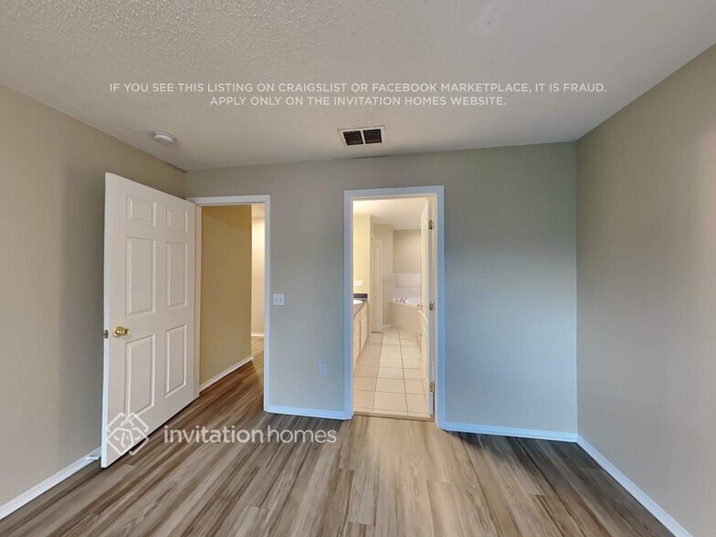 Building Photo - 122 Oak Run Dr