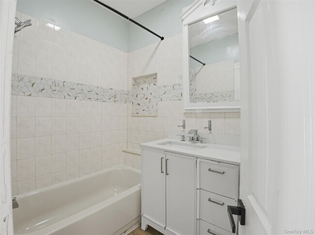 Building Photo - 406 S 3rd Ave