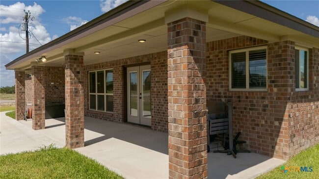Building Photo - 300 Martin Dr