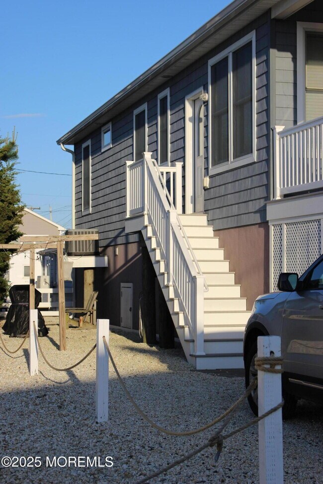 Building Photo - 128 W Osprey Way