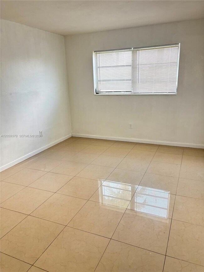 Building Photo - 7410 SW 82nd St