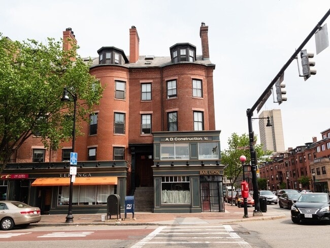 Building Photo - 1750 Washington St