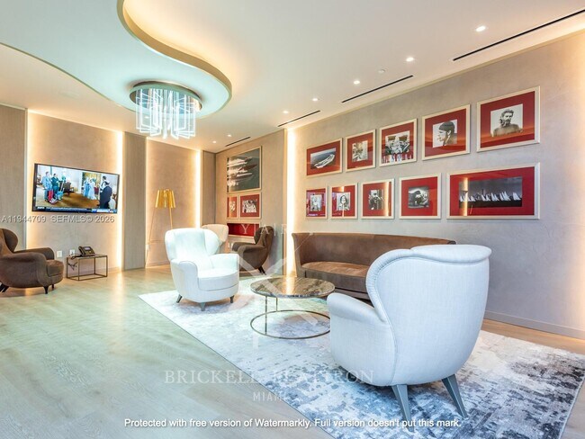 Building Photo - 1000 Brickell Plaza