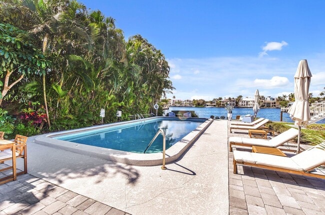 Building Photo - 414 Seasage Dr