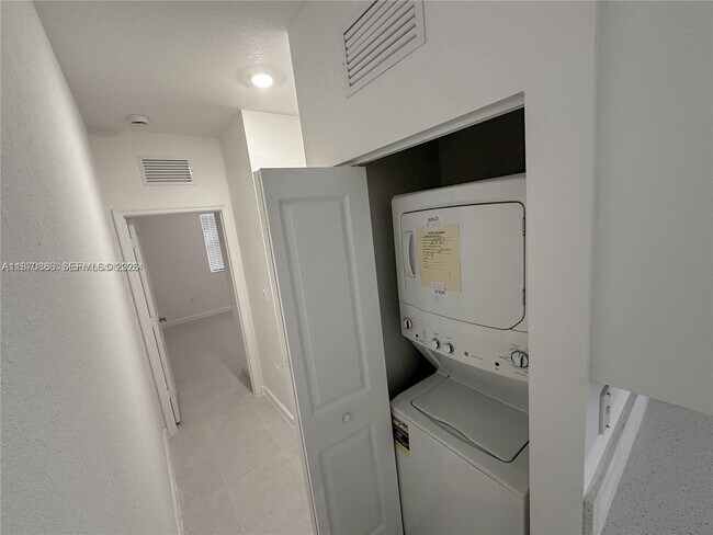 Building Photo - 14804 SW 162nd St