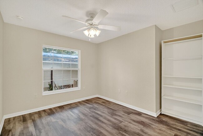 Building Photo - CHARMING SORRENTO RENTAL
