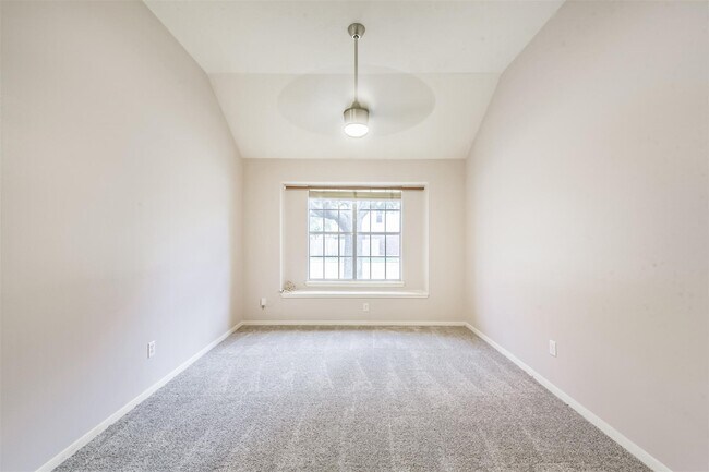 Building Photo - 15002 Chestnut Falls Dr