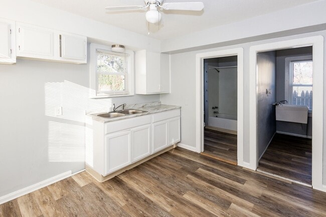 Building Photo - 3132 West 33rd-