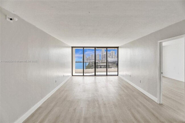 Building Photo - 555 NE 15th St