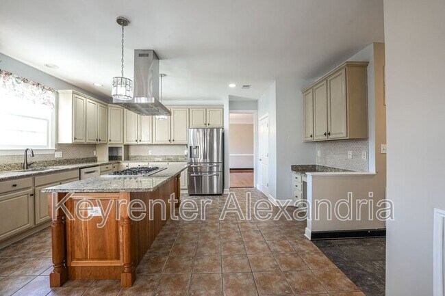 Building Photo - 13568 Heritage Farms Dr