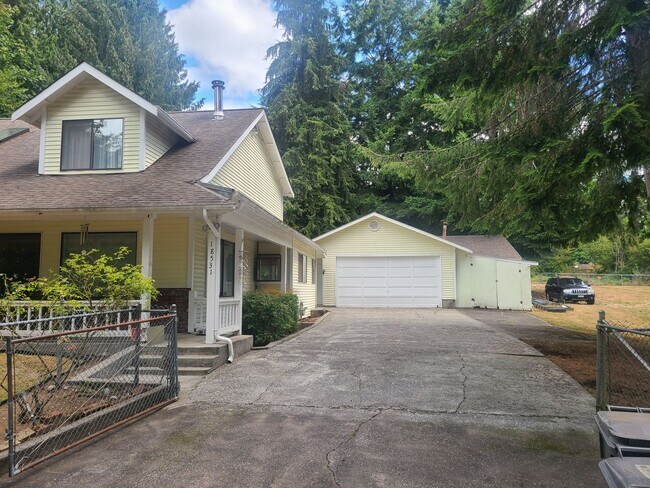 Building Photo - 5 Bedroom 3.5 Bathroom in Bothell (North C...