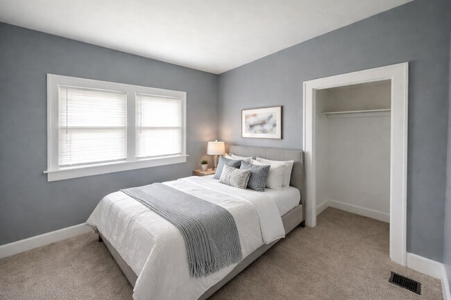 Building Photo - 444 N Chester Ave