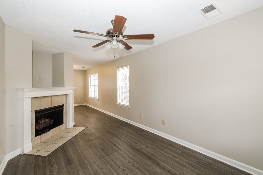 Building Photo - 1209 Calebs Ridge Dr