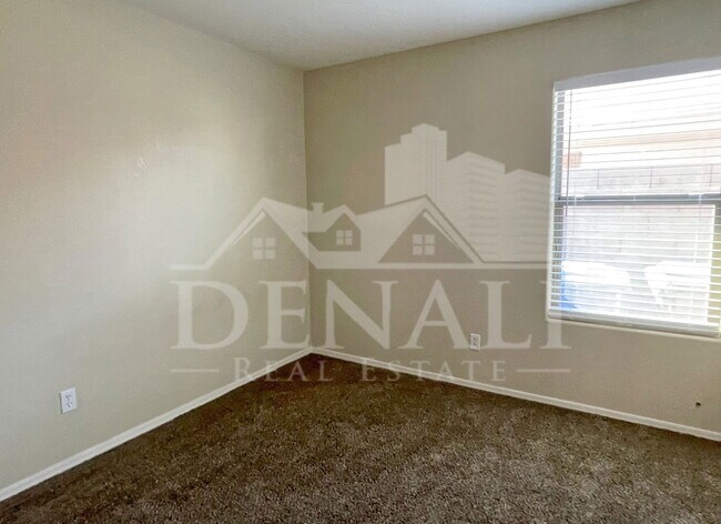 Building Photo - 7220 S 55th Dr
