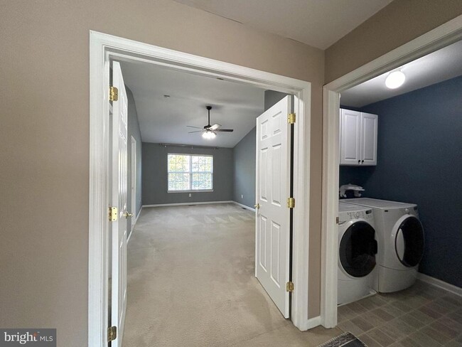 Building Photo - 122 Providence Ln