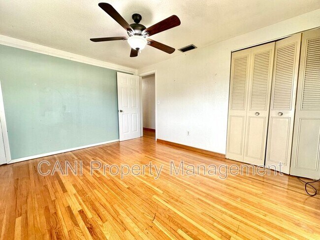 Building Photo - 575 E Compton Ct