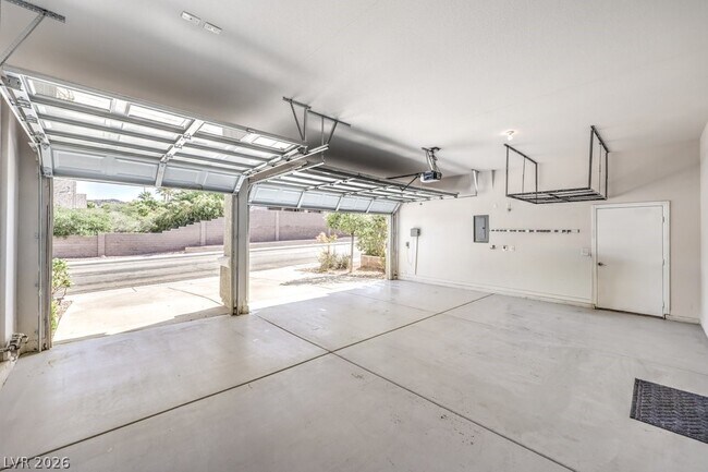 Building Photo - 1393 Romanesca Dr
