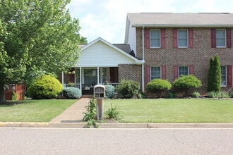 Building Photo - Duplex with Basement Garage for Rent