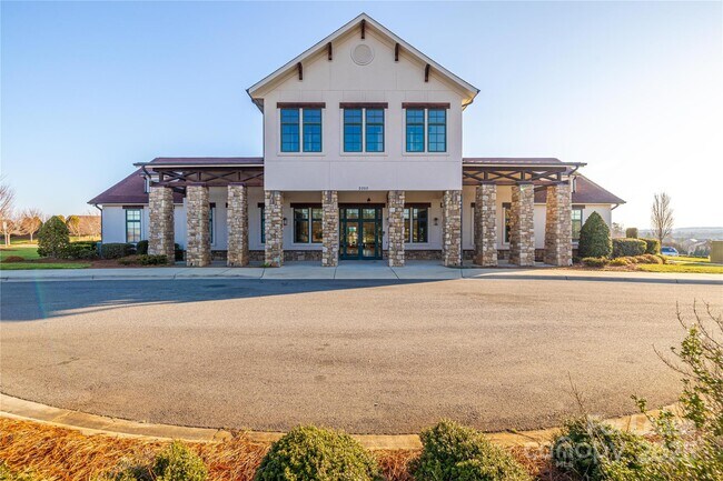 Building Photo - 7402 Dover Mill Dr SW