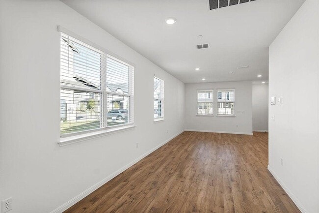 Building Photo - 2517 Violet Theo Ln
