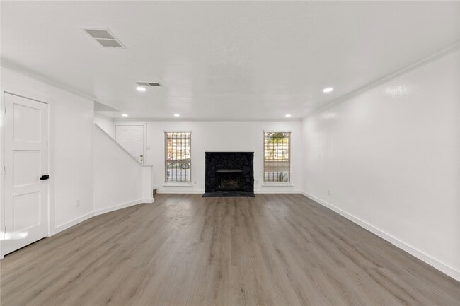 Building Photo - 6001 Reims Rd