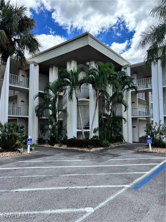 Building Photo - 1624 Pine Valley Dr