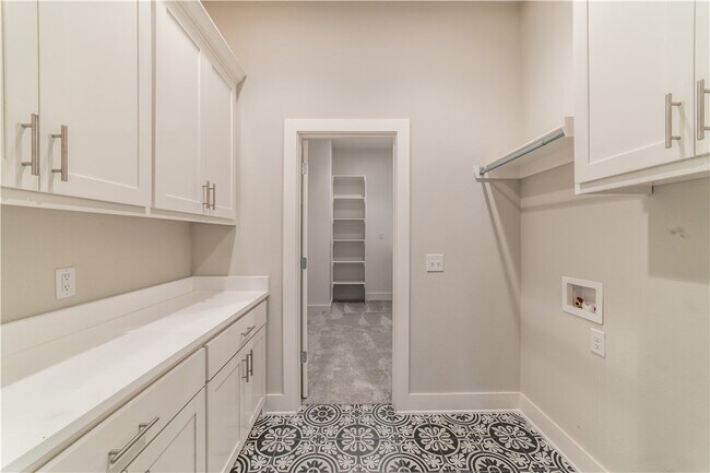 Building Photo - 6417 S 62nd St