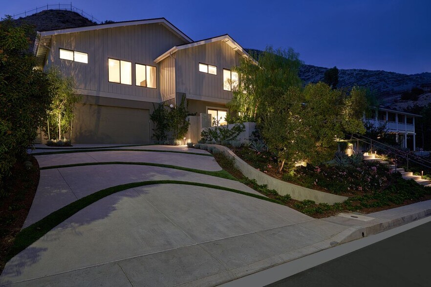 Building Photo - 6435 Innsdale Dr