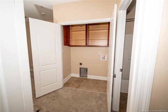 Building Photo - 1611 Bluffside Dr
