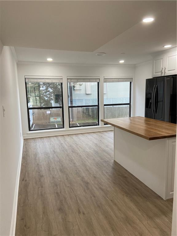 Building Photo - 710 S Mobile St