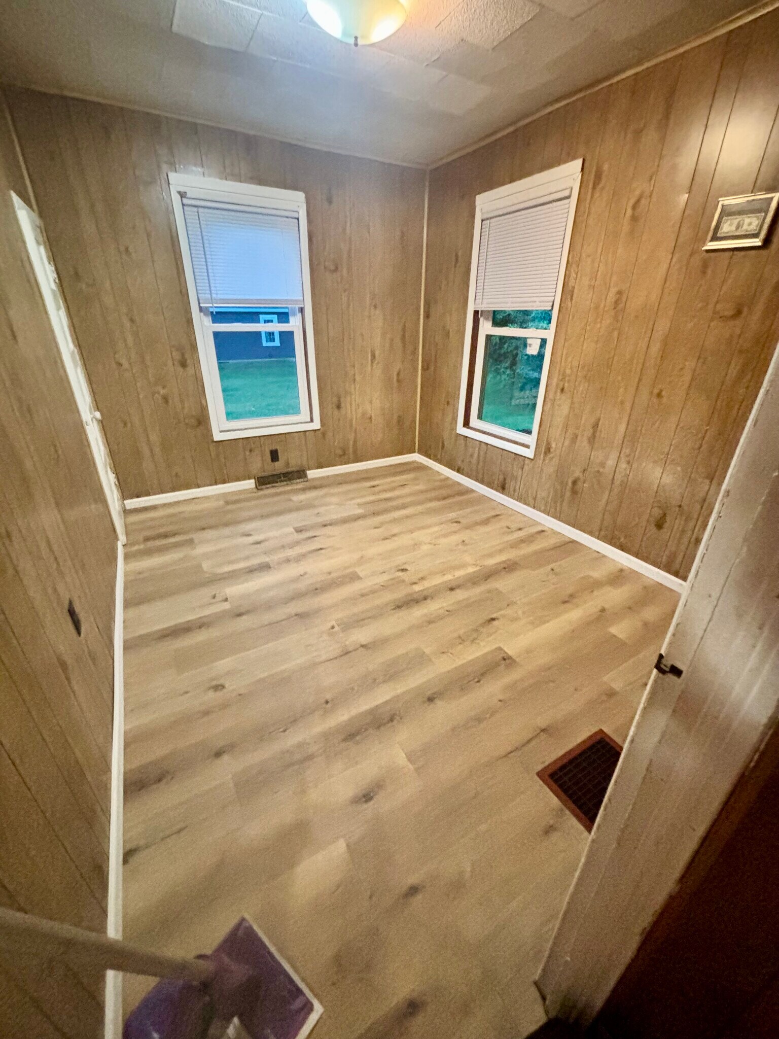 bedroom 2 - 506 S Main St