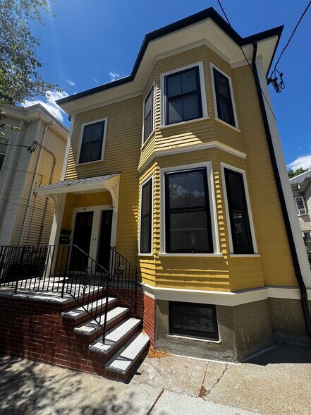 Building Photo - 170 Webster Ave