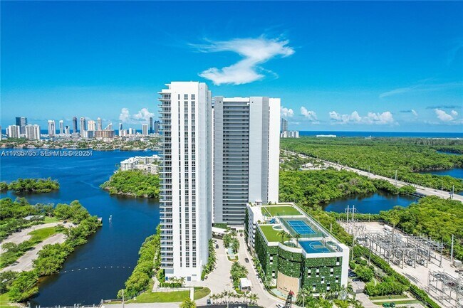 Building Photo - 16385 Biscayne Blvd