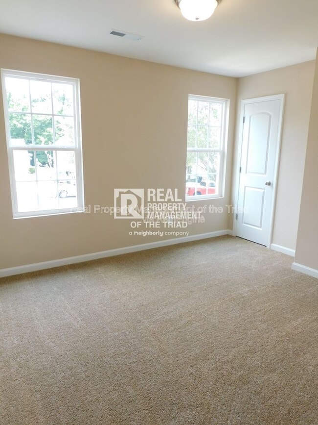 Building Photo - 10 Loblolly Ct