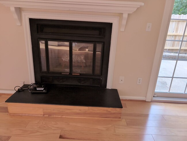 Building Photo - 725 Oleander Cir