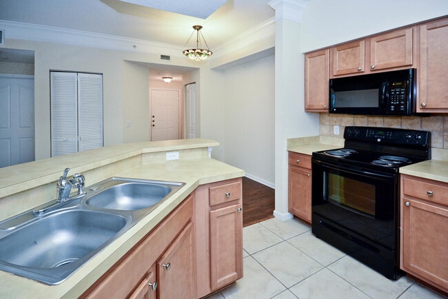 Building Photo - 6203 Myrtlewood Cir W