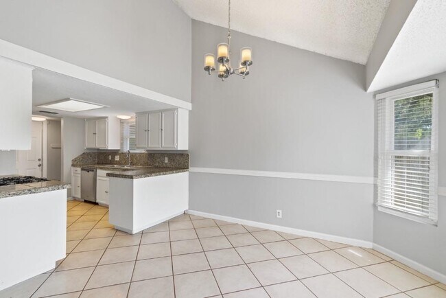 Building Photo - 302 Splitrock