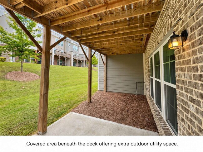 Building Photo - Like-New 3BR/3.5BA End-Unit Townhome in Buford – Near Suwanee Town Center and Mall of Georgia