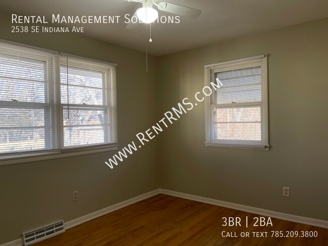 Building Photo - 2538 SE Indiana Ave