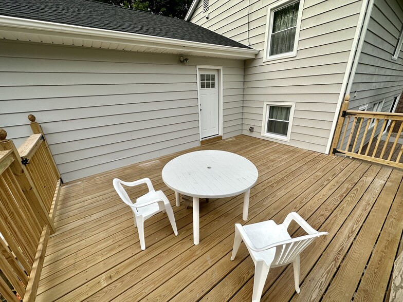 Building Photo - 160 Sunset Dr