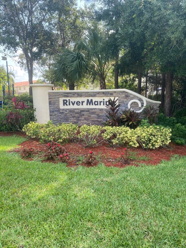 Building Photo - 9550 SW Purple Martin Way