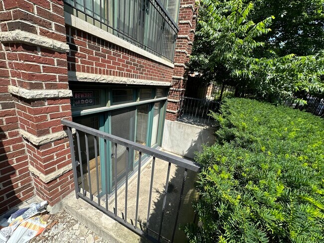 Building Photo - 4726 N Winthrop Ave