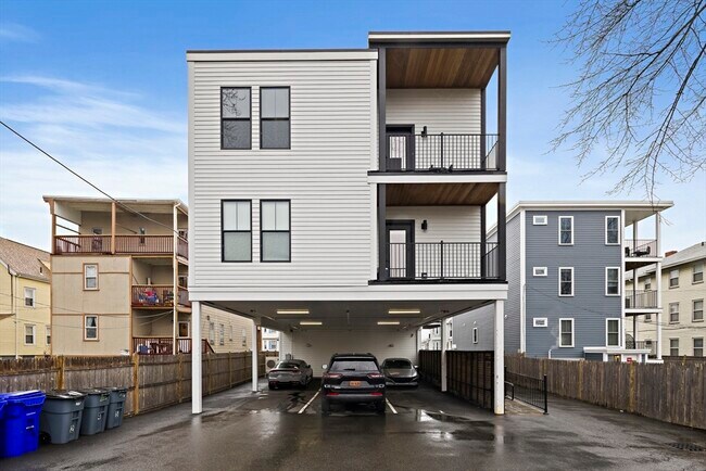 Building Photo - 68 Armandine St