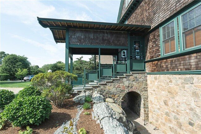 Building Photo - 575 Tuckerman Ave