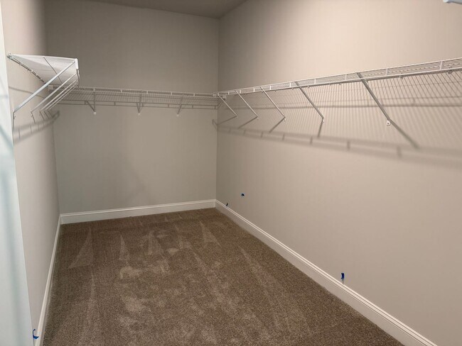 Building Photo - Brand New 5 Bedroom 3 Bathroom Single Fami...