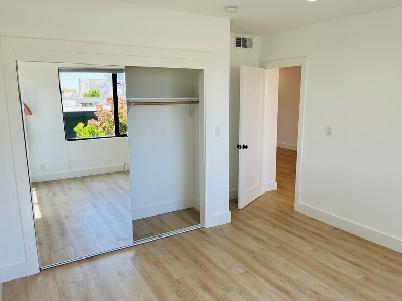 Back bedroom - 95 Gates St