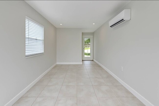 Building Photo - 9340 SW 24th St