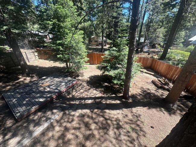 Building Photo - Charming 3 Bed, 2 Bath on Gardner Mountain