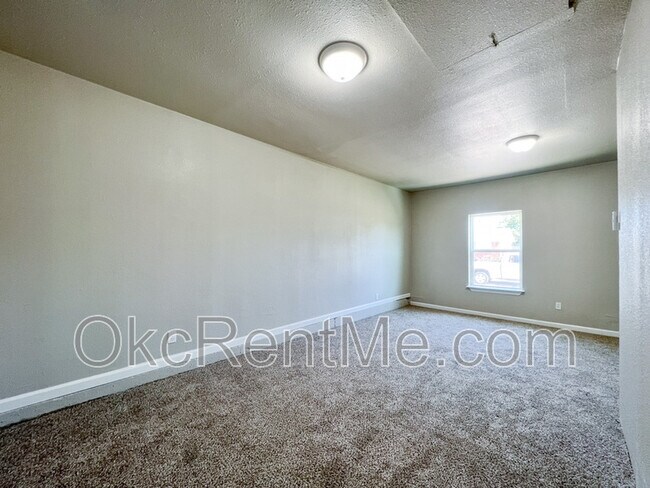 Building Photo - 1428 SW 62nd St